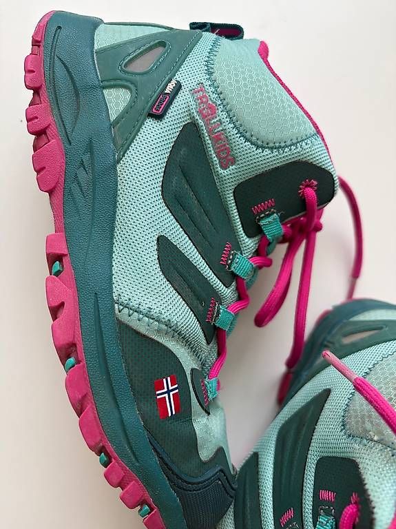 Scarpe per ragazzi: Wanderschuhe für Kinder Grösse 34 – Usato da Jonen venduto da Luzella 2