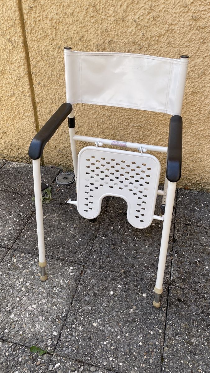 Sedie: Duschstuhl  – Usato da Birmensdorf ZH venduto da 6109 1