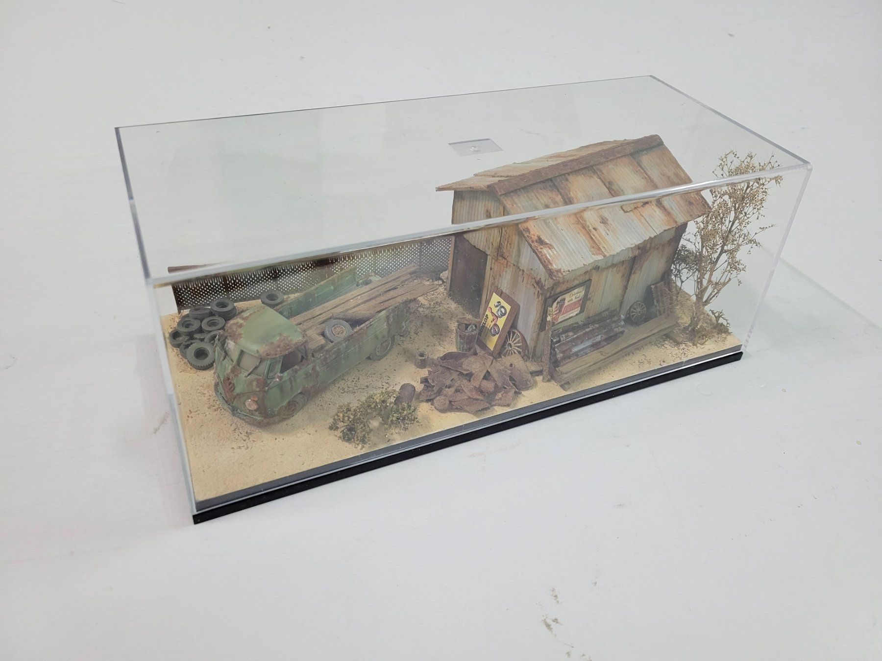Schuco Modellini d'auto: VW T1 1:43 / Diorama – Usato da Reinach AG venduto da airbrusher01 7