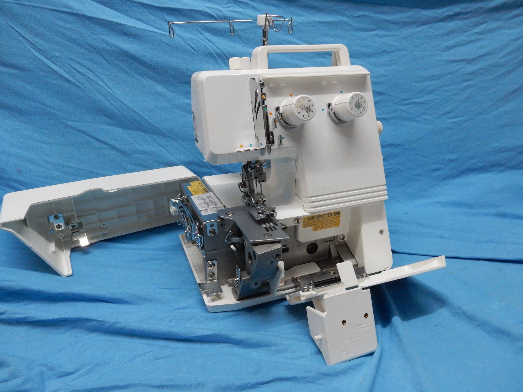 Bernina Macchine da cucire: BERNINA 009DCC    *** Ab Fr 1.00 ***               26091 – Usato da Watt venduto da Mariposa49 5