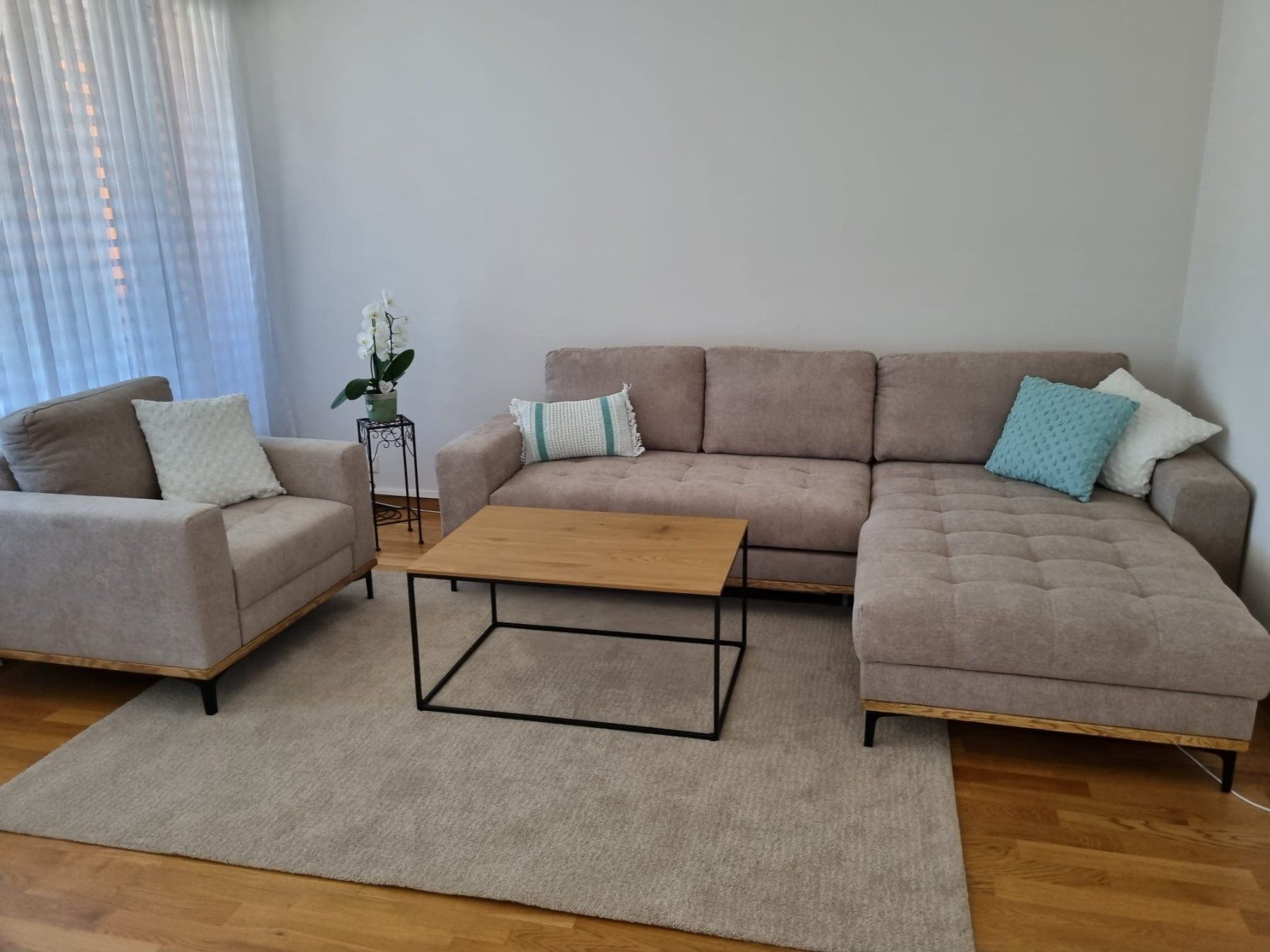 Divani: Ecksofa mit Sessel, modernes Design, guter Zustand – Usato da Wettingen venduto da shq_h9f9