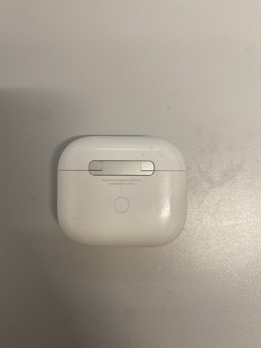 Apple Cuffie: AirPods 3 Boîtier de charge – Usato da Lausanne venduto da bea_hv2n 1