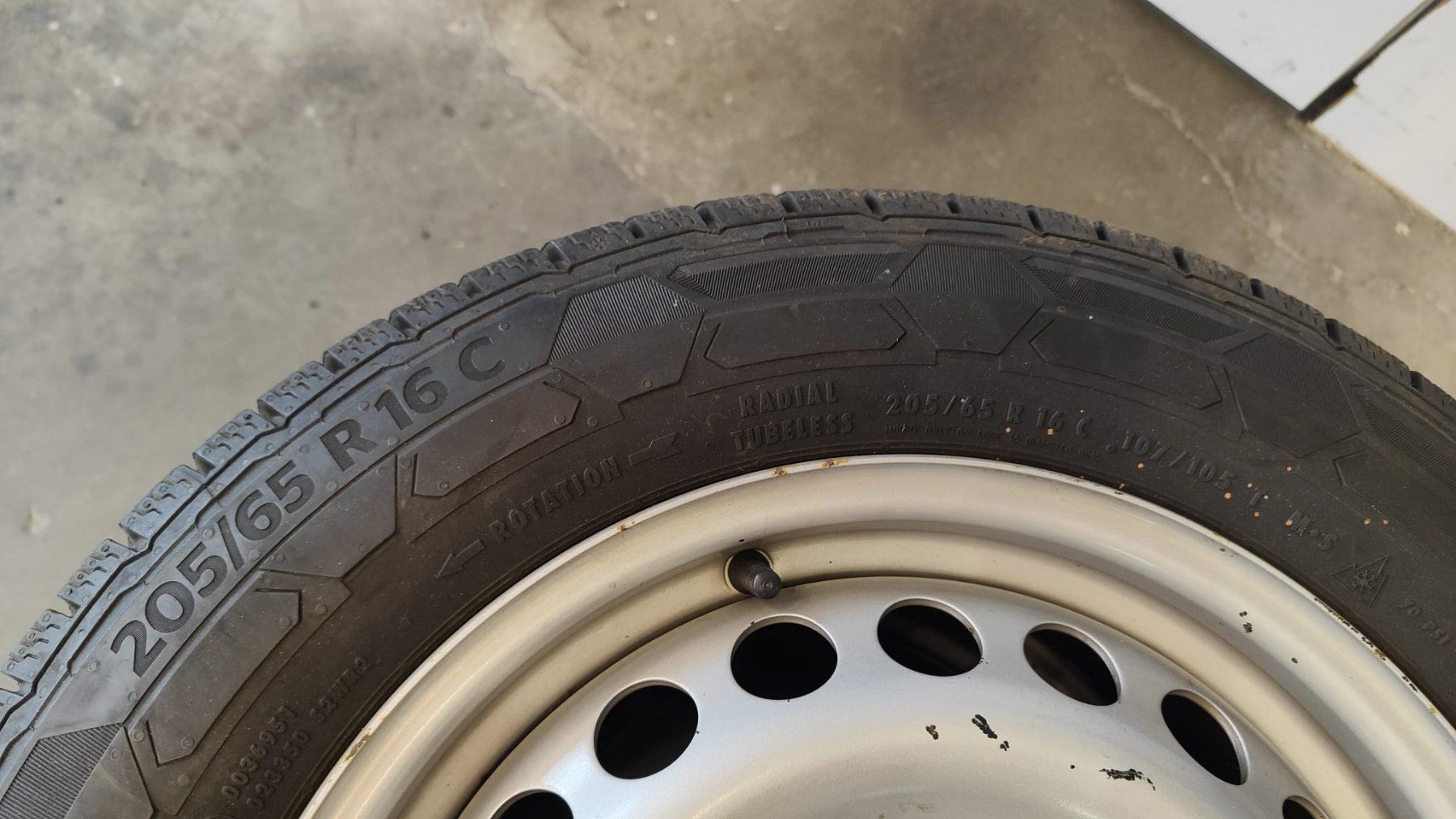 Volkswagen Pneumatici & Ruote complete: VW Transporter T6/T6.1 Winterräder – Usato da Lyssach venduto da garagegautschi06 1