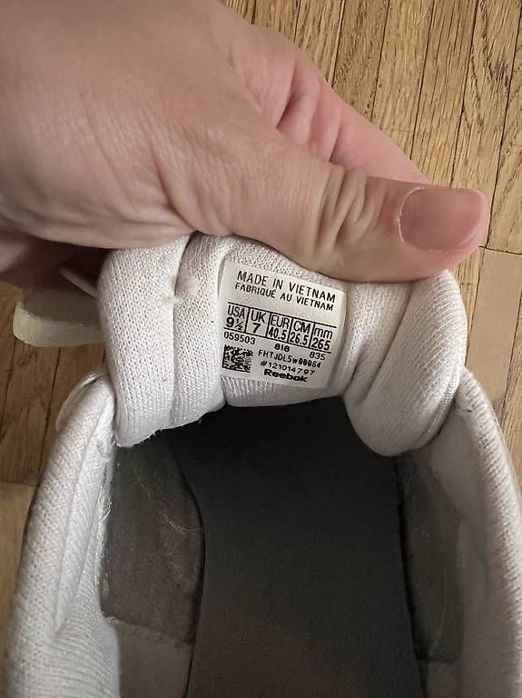 Chaussures femmes: Nike Schuhe Gr. 40.5 – D'occasion à Luzern par CooperX 3
