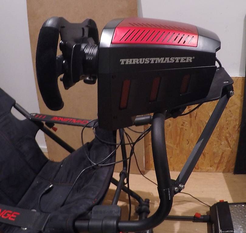 Konsolen: Rennsimulator Thrustmaster Lenkrad,Pedale Preis verhandelbar – Gebraucht aus Zollikon von Hamstter 2