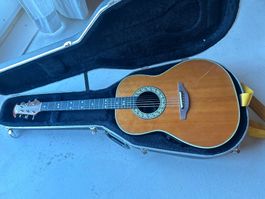 Ovation Gitarre mit Koffer