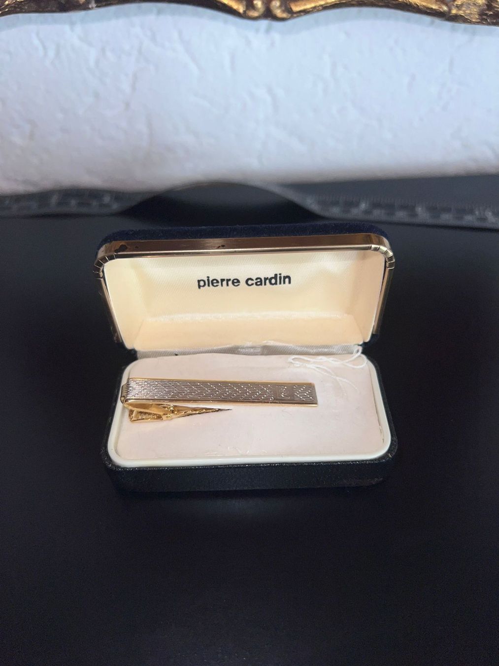 Spille & Fermagli: Pierre Cardin Krawattenklammer mit Etui – Usato da Winterthur venduto da Dejv 1