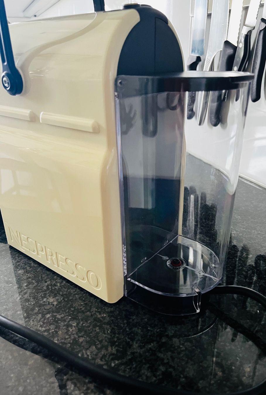 Nespresso Machines à café & Machines à expresso: Nespresso Kapselmaschine – D'occasion à Eiken par naked 3