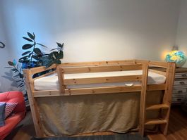 Hochbett Holz mit Rutsche und Leiter, guter Zustand