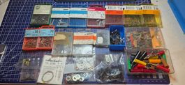 Elektroteile-Konvolut: Widerstaende, Schrauben, etc.