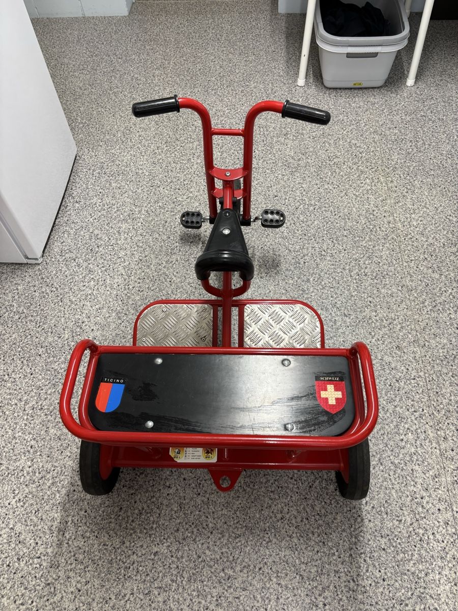 Winther Véhicules pour enfants: Winther Viking Dreirad Doppeltaxi – D'occasion à Stüsslingen par Natrium 4