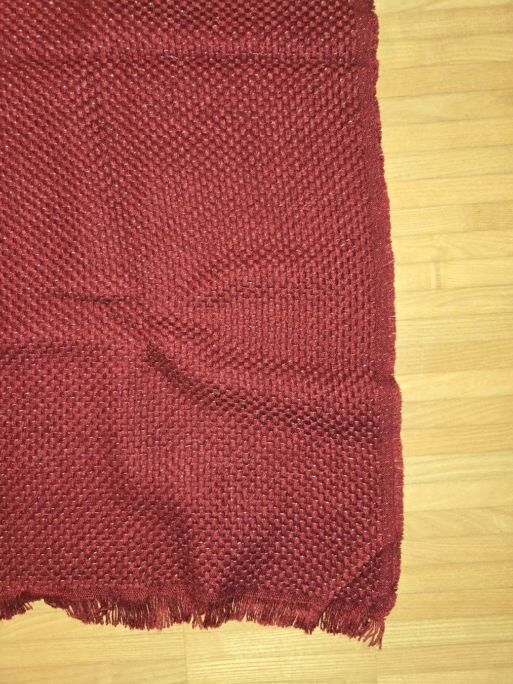 Foulard & Sciarpe: Roter Schal mit Fransen – Nuovo (secondo la descrizione) da St. Gallen venduto da A.W.128 1