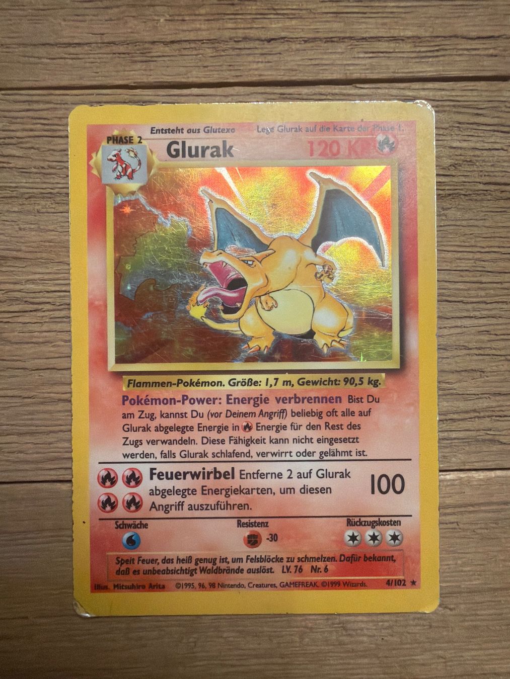 Cartoline: Glurak Holo 1999 Base Set – Usato da Muri AG venduto da SellingCards