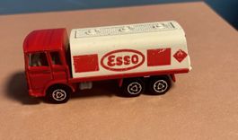 Majorette 1/100 Esso Tanklastwagen