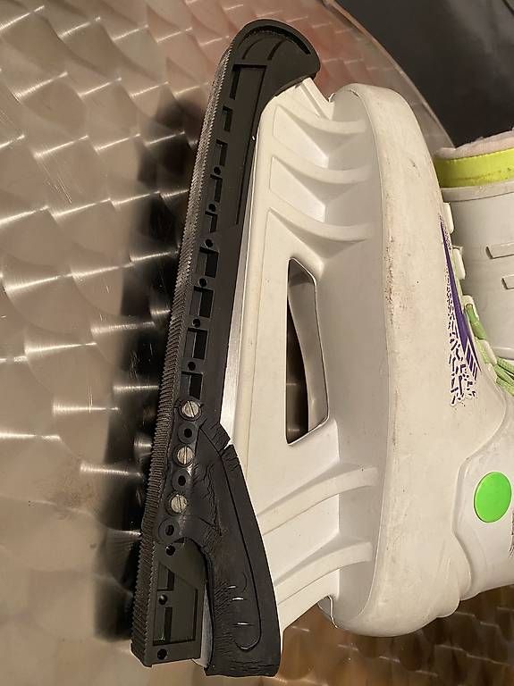 Pattini da ghiaccio: Schuhe, Schlittschuhe Grösse 41 – Usato da Stein am Rhein venduto da aju_gr6w 4