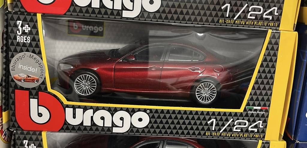 Bburago Modellini d'auto: Alfa Romeo Giulia 1:24 – Usato da Wattwil venduto da Gpunto