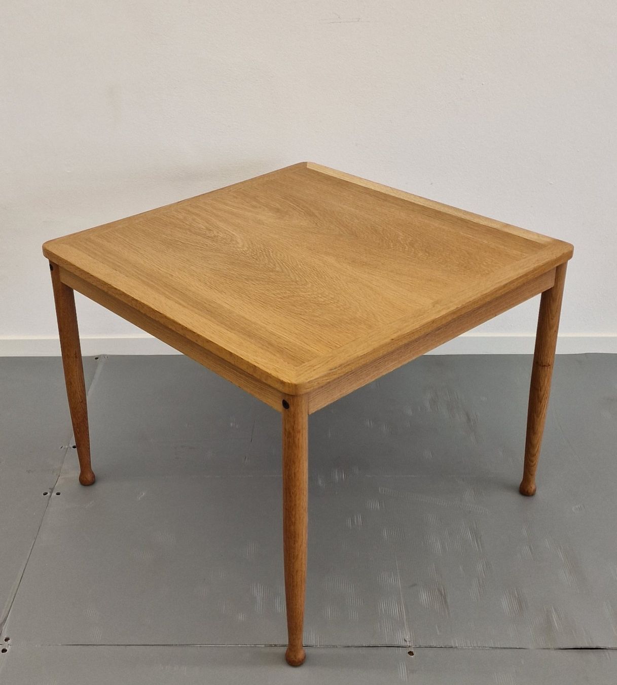 Tables: MCM Dänisches Design, Beistelltisch Eiche, N. Eilersen, 60er – D'occasion à St. Gallen par chambredirecte