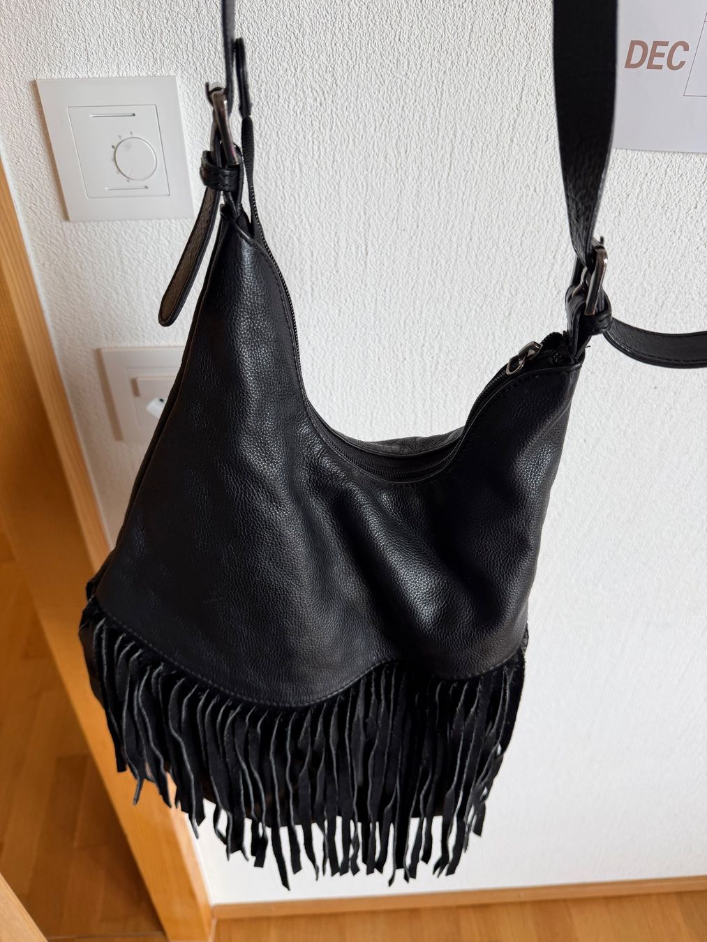 Globus Borse da donna: Schwarze Globus Ledertasche mit Fransen – Nuovo (secondo la descrizione) da Chur venduto da Caroline__ 3