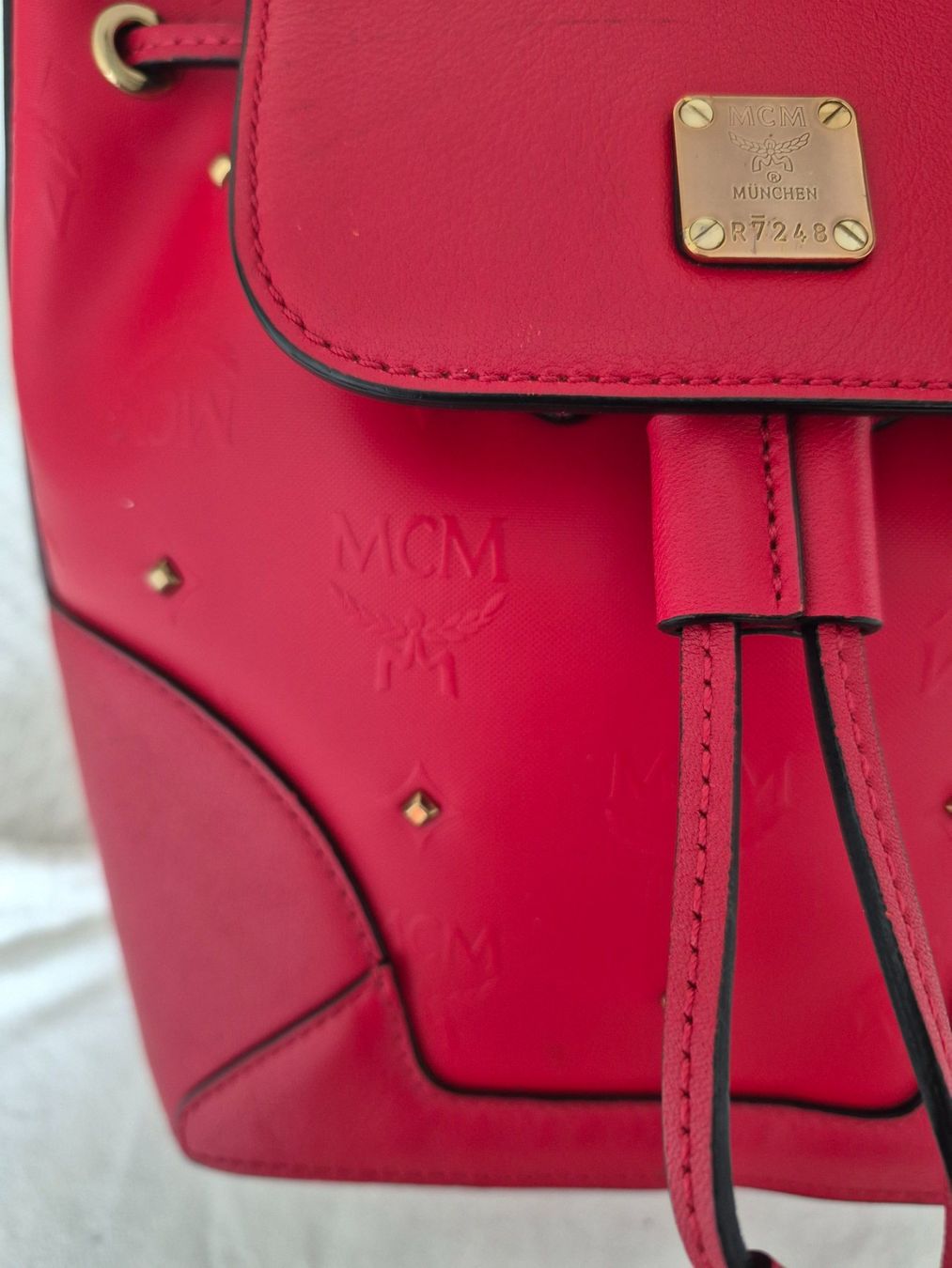 Mcm Zaini: MCM Rucksack, mit Nieten – Usato da Dottikon venduto da Pega7 9