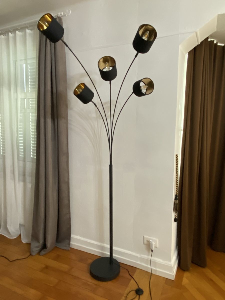 Lampes: Stehleuchte schwarz – D'occasion à Rapperswil SG par Susle4