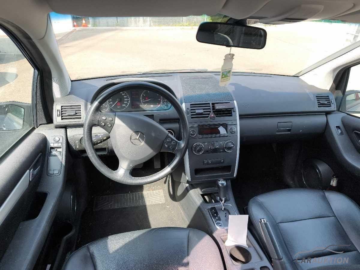 Mercedes-Benz Automobili: Mercedes-Benz A200  – Difettoso da Brittnau venduto da heyapple01 3
