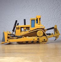 Caterpillar Bulldozer D10, 1:50