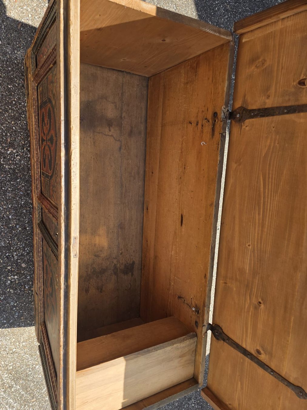 Truhen: Sehr alte Holztruhe – Gebraucht aus Hasle LU von Auctions_Hunters 6