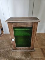 Schönes Apothekerschränkchen