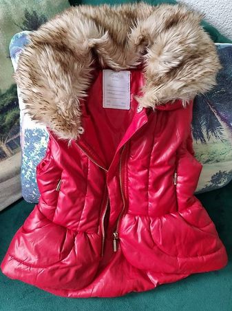Mayoral Gilet Fell Weste, rot mit fake fur, Gr. 98