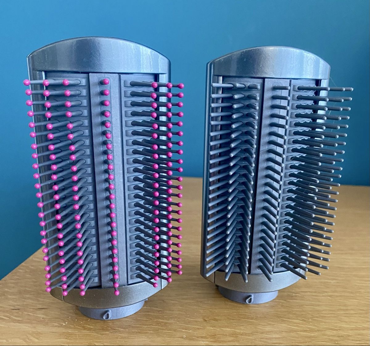 Dyson Sonstiges für Haushalt & Wohnen: Lot de 2 brosses pour Dyson Airwrap – Gebraucht aus Lausanne von HomeDepose