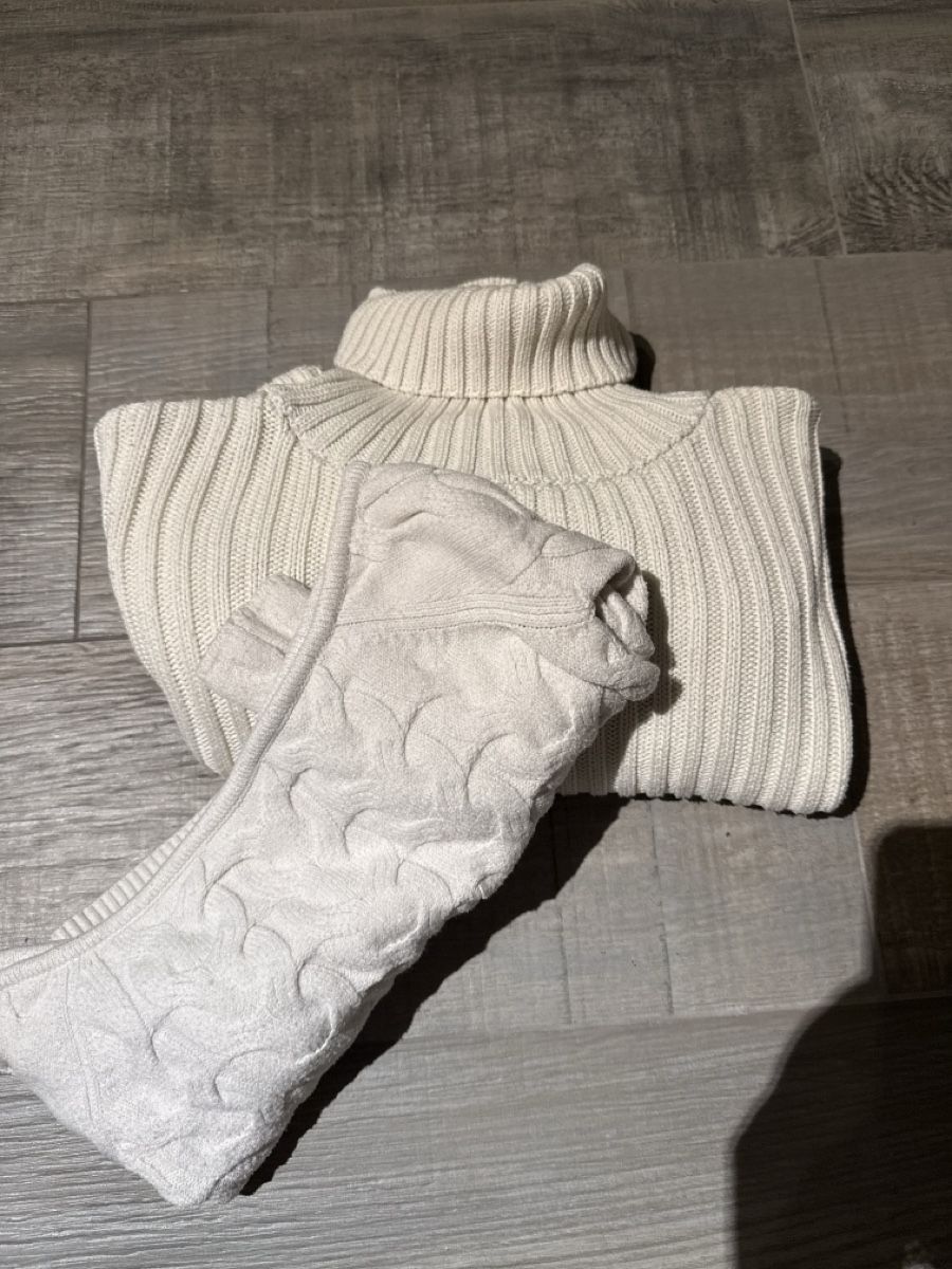 Zara Lots de vêtements: 2 pull-over  – D'occasion à Tramelan par mar_xrj7