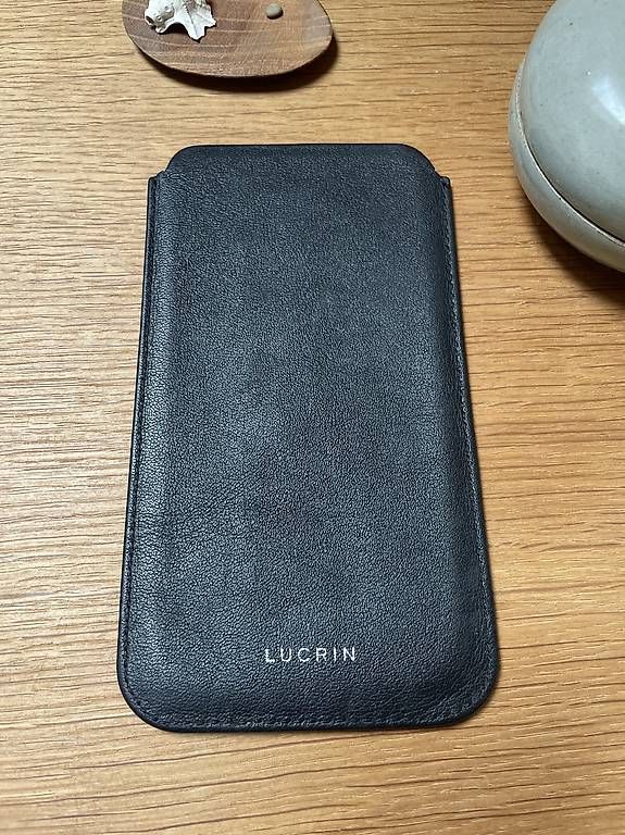 Cover & Protezioni schermo: iPhone 12 pro Lederhülle von Lucrin – Nuovo (secondo la descrizione) da Zürich venduto da v_m_go