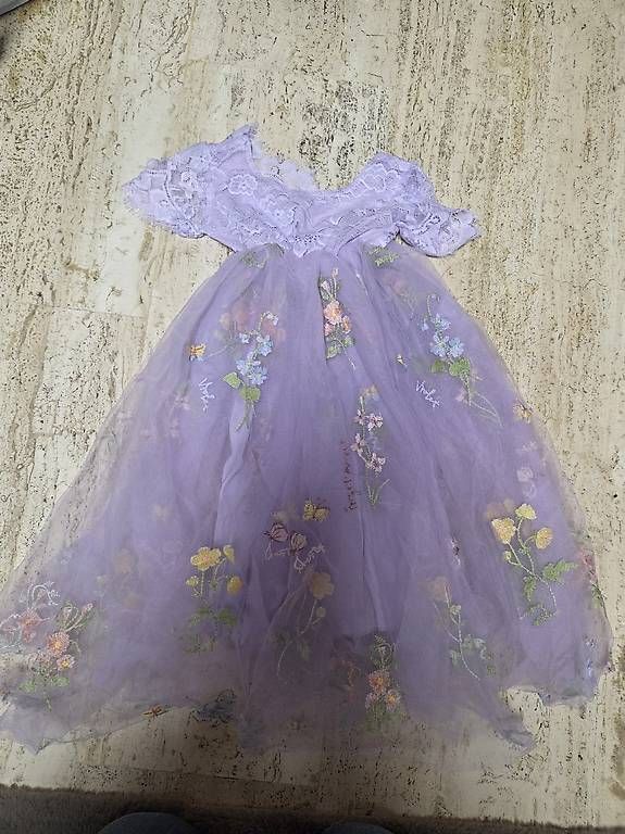 Vestiti & Gonne: Prinzessin Kleid – Usato da Basel venduto da bb9_xh2f 1