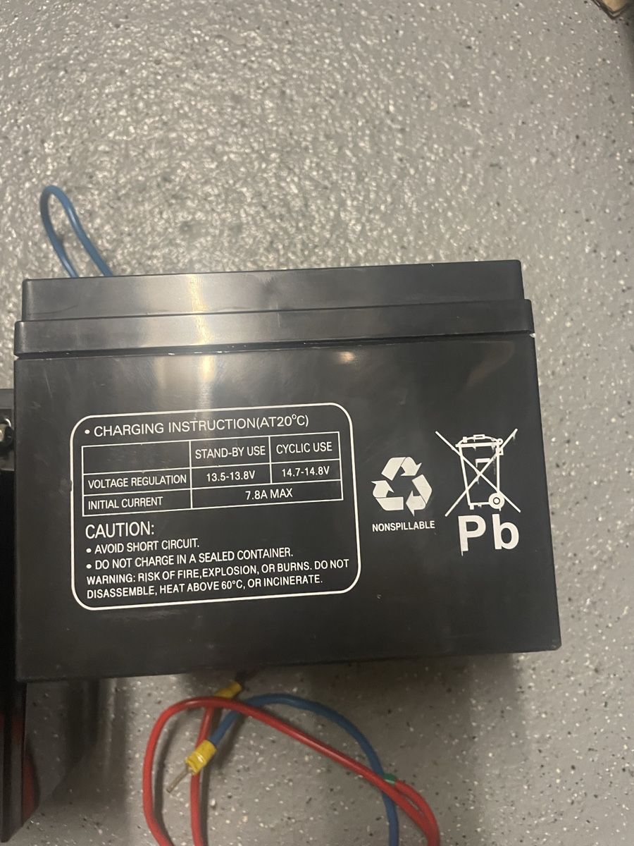 Batterie: 2 Baterien a 12 volt – Usato da Nürensdorf venduto da maqopaqo 1