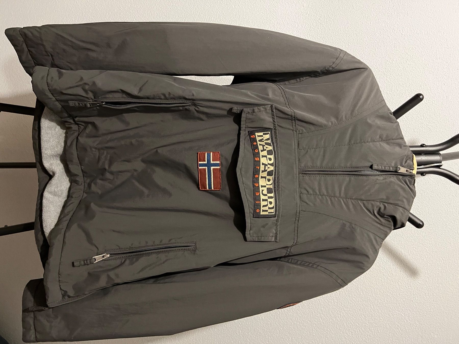 Napapijri Jacken: Napapijri Winterjacke – Neu (gemäss Beschreibung) aus Brunnen von Raffael_R
