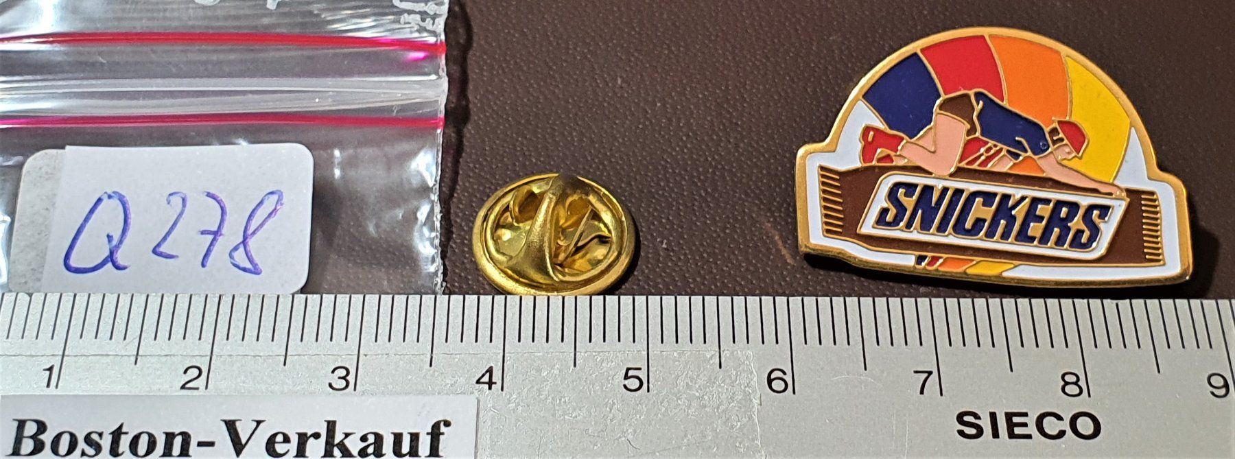 Placchette & Badge: Q278 - Pin Bergsteiger Snickers Riegel – Usato da Reinach BL venduto da Boston-Verkauf 1