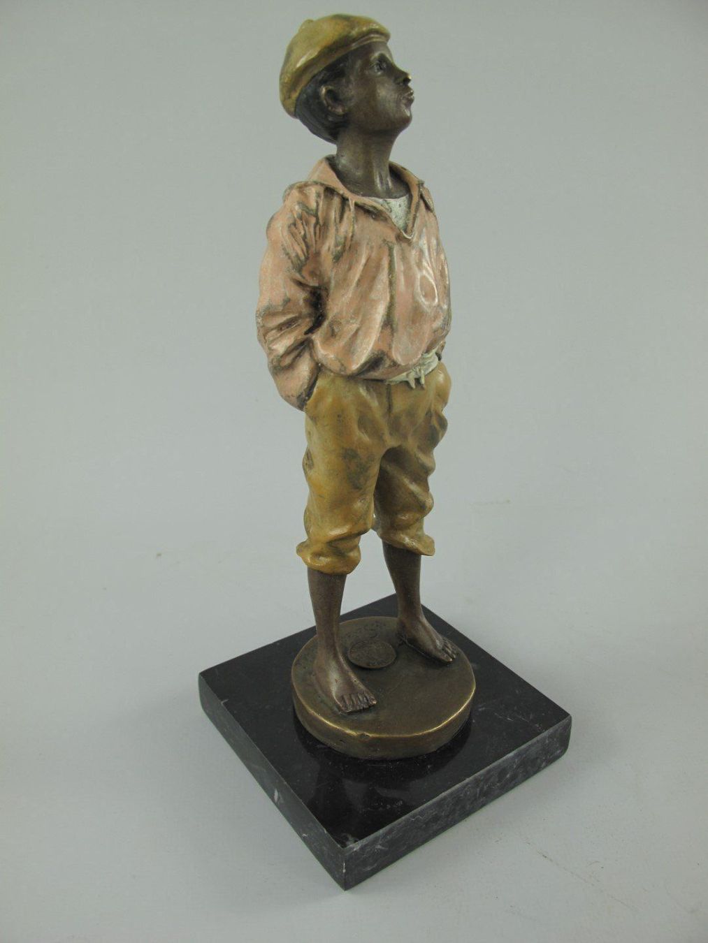 Sculture & Statue: Bronze Figur Junge auf Sockel – Nuovo (secondo la descrizione) da Drochtersen venduto da Simonchen 1