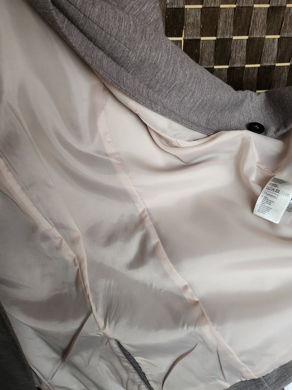 H&M Giacche: neuwertiger Blazer Gr. 42, hellgrau, passt bei Gr. 38/40 – Nuovo (secondo la descrizione) da Nebikon venduto da zesette 4