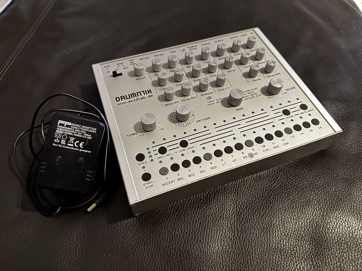 Instruments de musique: Acidlab - Drumatix Drummachine (TR-606 clone) – D'occasion à Zürich par 1cut2 1