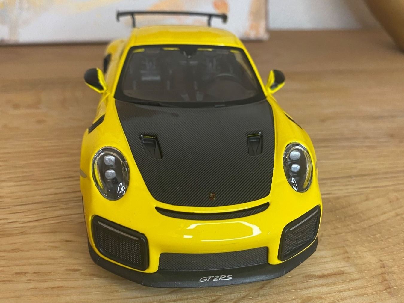 Porsche Modellautos: Porsche 911 GT2 RS - 1:24 - Modellauto - Auto - Tech - Gelb – Neu und originalverpackt aus Oensingen von CSCollectors 1