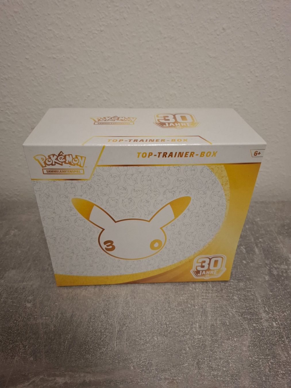 Pokémon Carte collezionabili: Top Trainer Box DE , ETB Elite Trainer Box, 30th Anniversary – Nuovo e nell'imballaggio originale da Winterthur venduto da andrekeller95