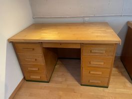 Schreibtisch Holz mit Schubladen, Lehrerpult aus den 50er
