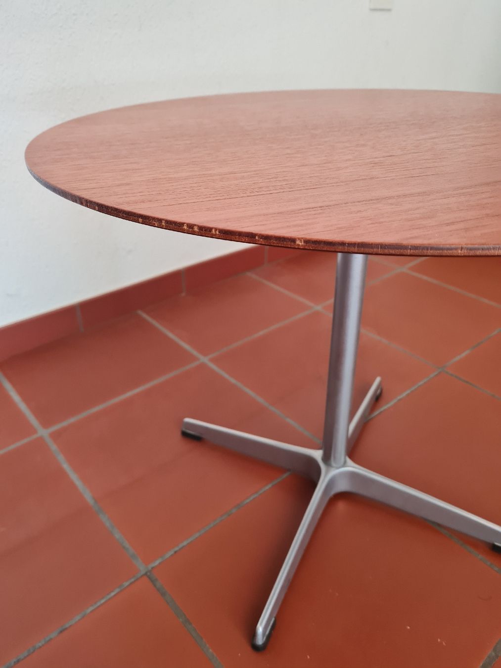 Tische: Beistelltisch rund – Gebraucht aus Kleinandelfingen von reg_yg6p 2