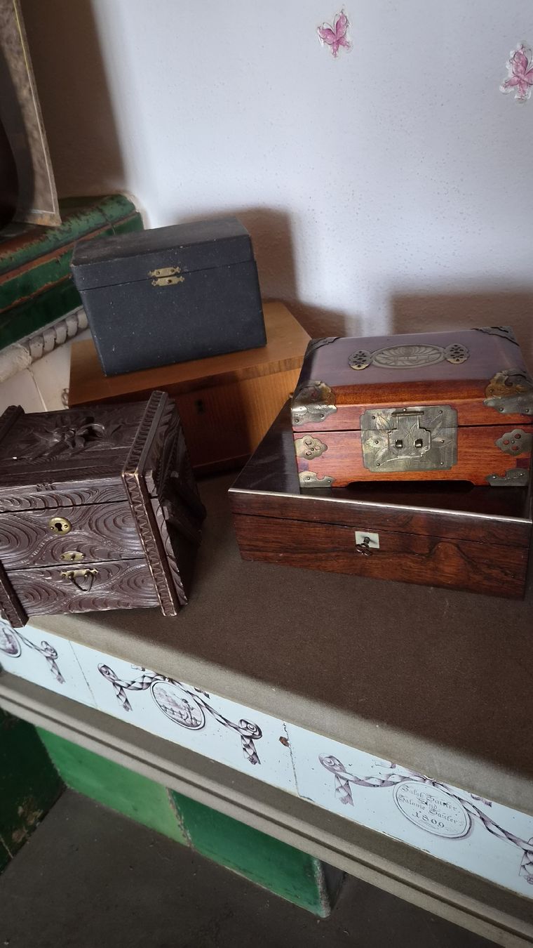 Portagioie: Schmuck Schatouillen Riesensammlung  – Usato da Kölliken venduto da Upcycling-by-Mc-TAM 4