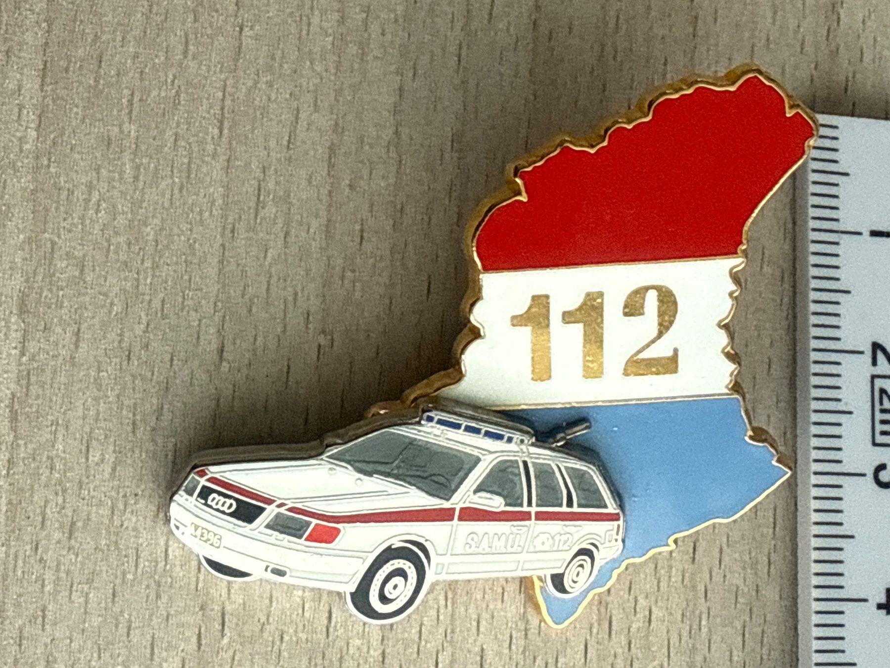 Plaketten & Abzeichen: Pin S.A.M.U. Rettungsfahrzeug Luxembourg – Gebraucht aus Glattbrugg von Schweigmatt