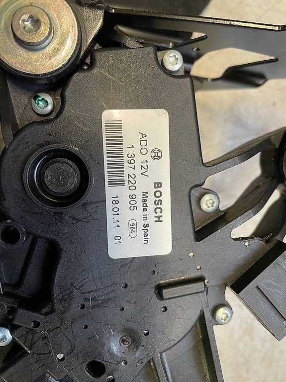 Toutes les pièces auto: Bmw e61 Scheibenwischer Motor Neu  – D'occasion à Uttigen par power87 1