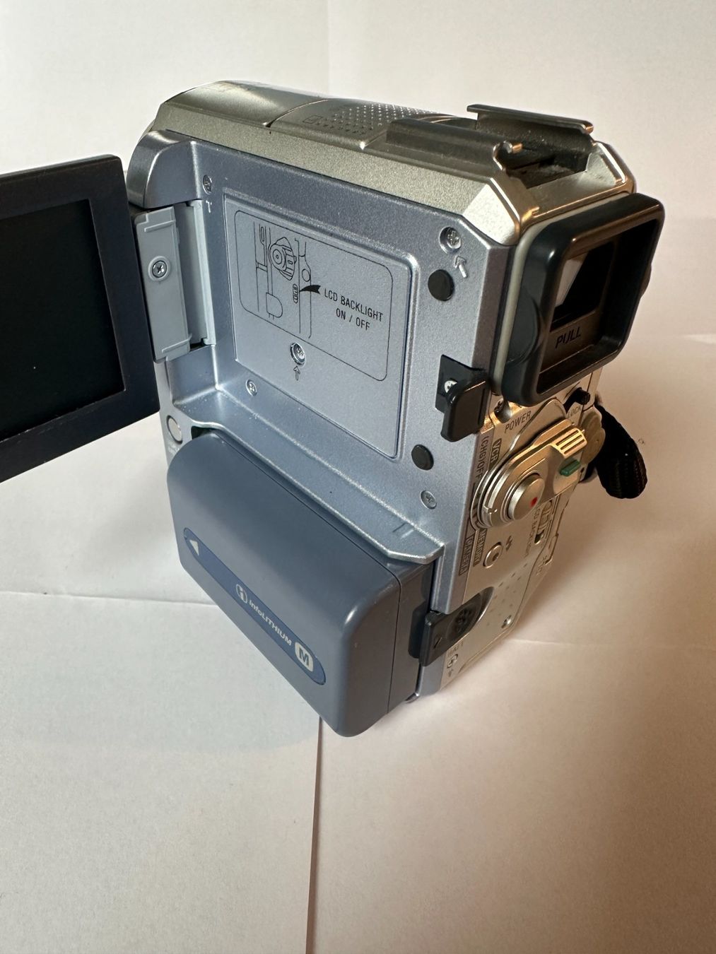 Sony Camcorder: Filmkamera Sony DCR - PC105 E PAL – Gebraucht aus Laupen ZH von Mcafi02 1