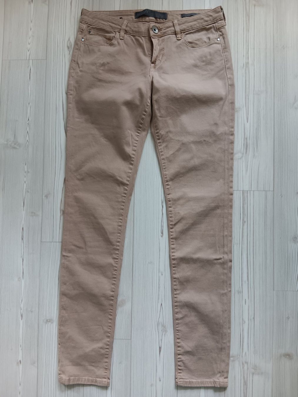Guess Jeans: GUESS Jeans SKINNY LOW taille / Grosse 28 – Gebraucht aus Cossonay-ville von Super-Price-Quality