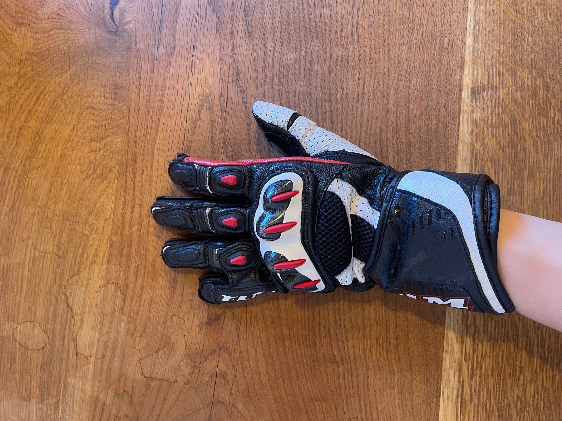 Guanti & manicotti: Motorradhandschuhe aus Leder, Gr. 7.5, Damen – Usato da St. Gallen venduto da simea_1610 2
