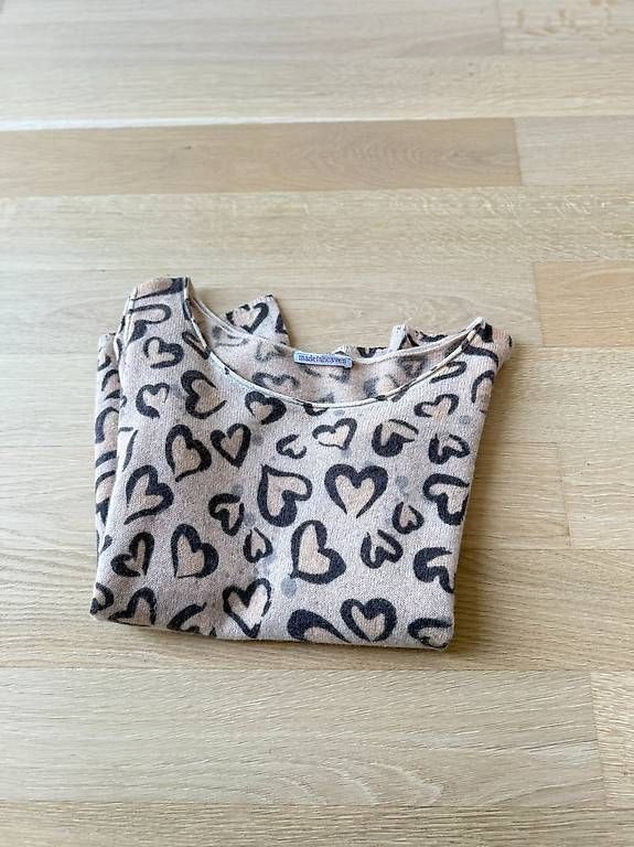 Pullover & Sweatshirts: Kaschmir Pullover mit Herzen – Gebraucht aus St. Gallen von Sabrinaaa 3